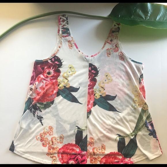 Floral Tank - Picture 2 of 3